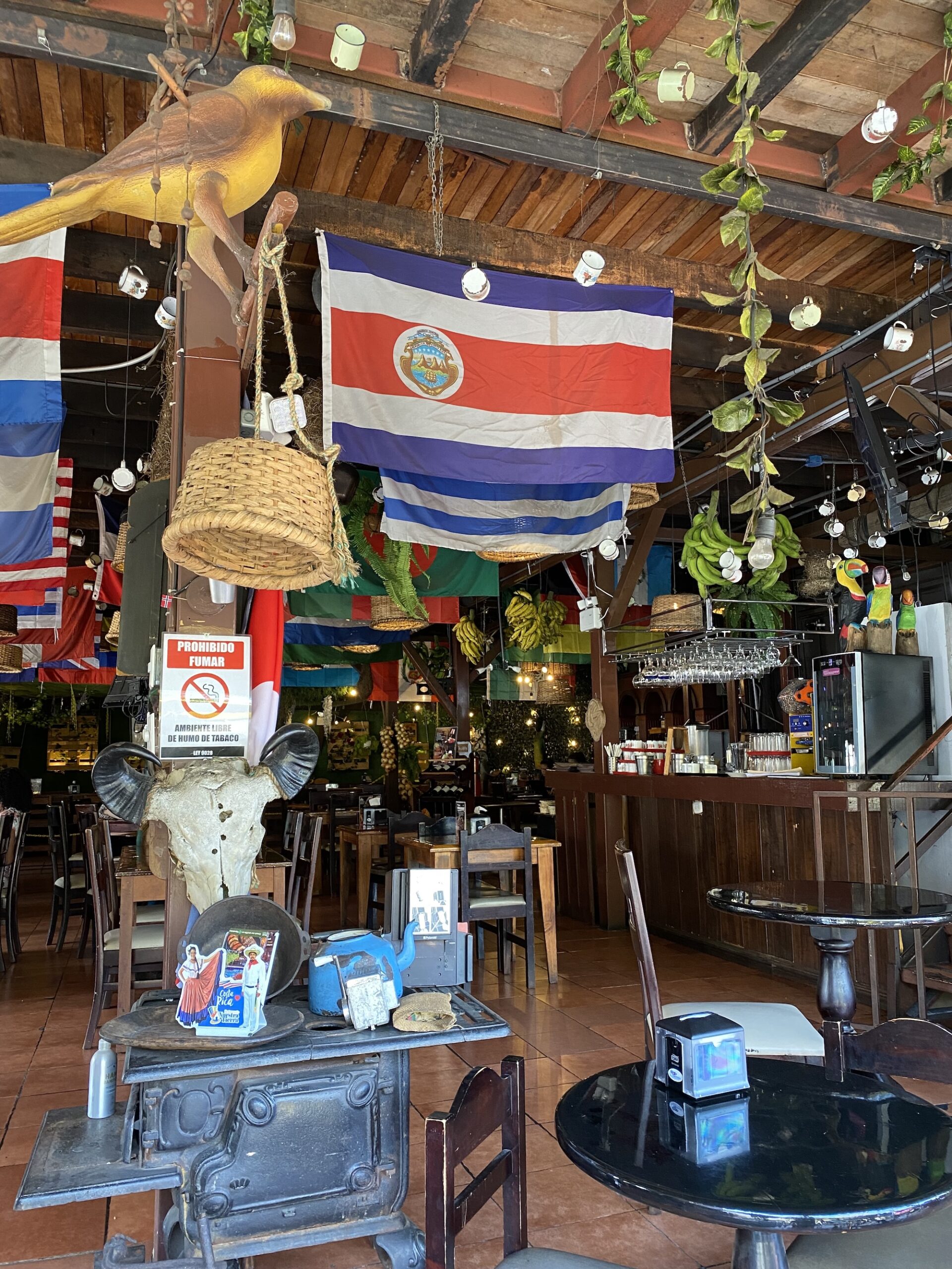 コスタリカ・サンホセのレストランNuestra Tierraの店内