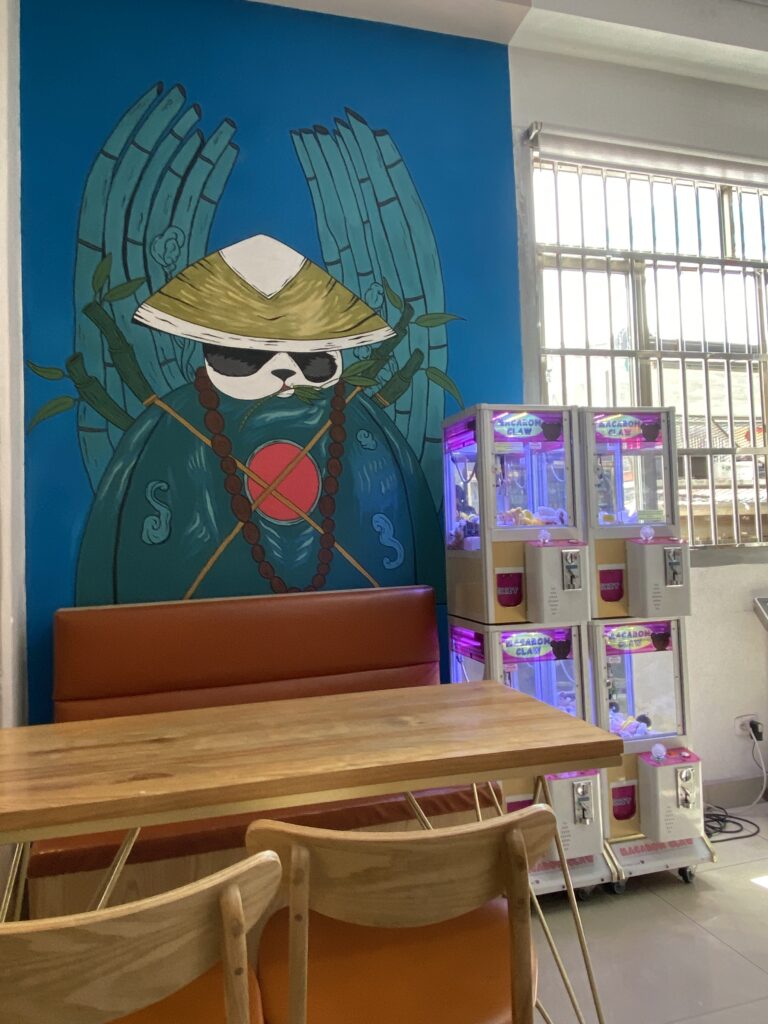 コスタリカのスーパー内Tekioファーストフード店の様子