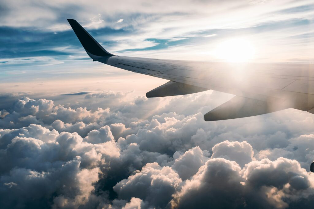 飛行機に乗る