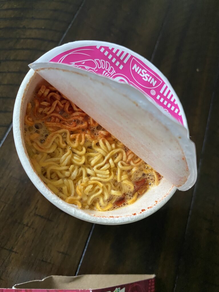 camaron fuegoお湯を入れたところ