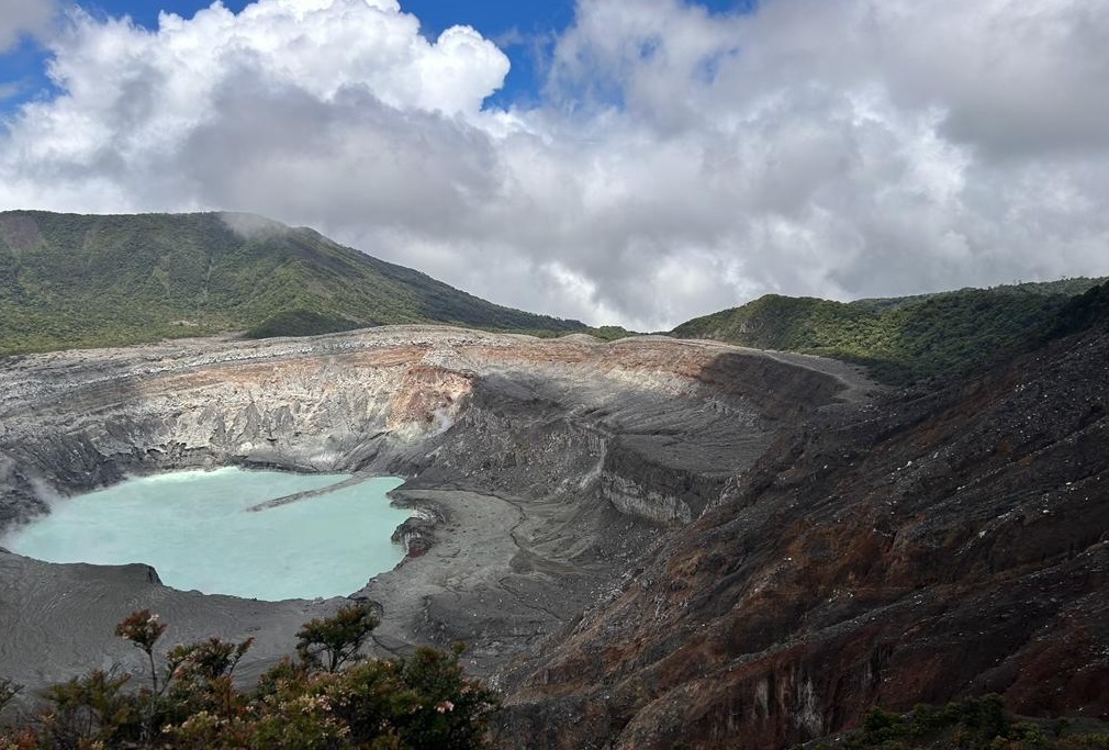 ポアス火山